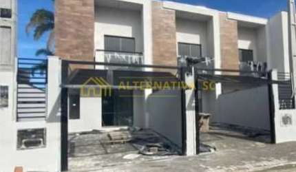 Sobrado à venda com 2 suítes em Itacolomi, Balneário Piçarras