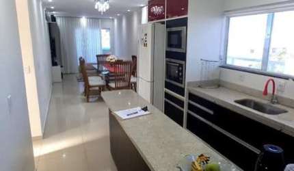 Cobertura mobiliada com 170m² á aproximadamente 600 metros da Praia dos Ingleses