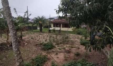 Terreno com 640m² viabilidade AMC 3.5 á aproximadamente 3km da Praia dos Ingleses.