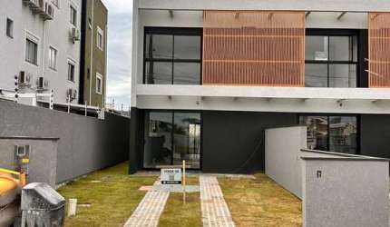 Casa Alto Padrão com 03 suítes