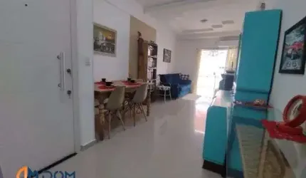 Apartamento com 78m² á aproximadamente 1000 metros da Praia dos Ingleses.