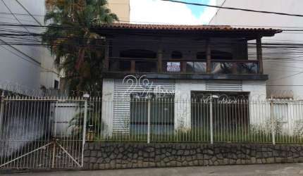 Casa ampla com excelente localização - Ideal para comercio ou residencia!