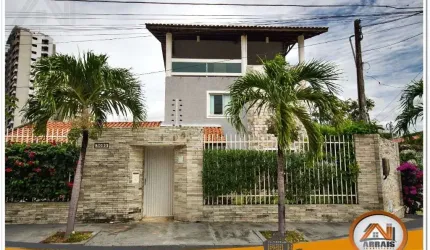 Mansão no bairro M. Dias Branco
