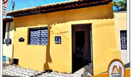 Casa plana no Montese com 3 Dormitorios e com 180 m² por R$ 249.000 - Montese - Fortaleza/CE