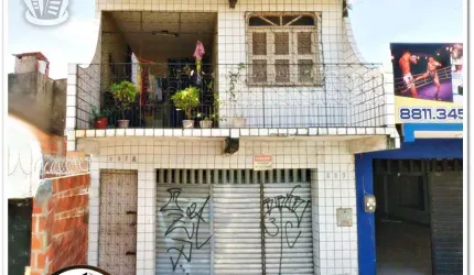 Casa com ponto comercial no Montese - Fortaleza/CE