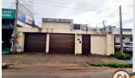Belíssima Casa a Venda na Av Francisco Sá