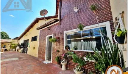 CASA PLANA NO PONTO DE MORAR NO MONTESE, 3 QUARTOS 1 SUITE 3 BANHEIRO 270m² DE AREA CONSTRUIDA POR APENAS $480,000.00
