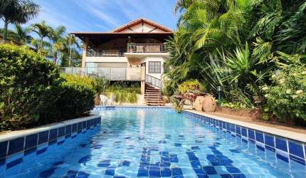Casa com 4 quartos, no São Pedro - Juiz de Fora - MG