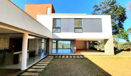 Casa com 3 suítes, no Condomínio Estrada Real.