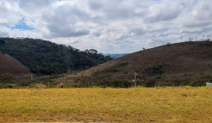 Terreno com 453 m², no Alphaville, aceita financiamento.