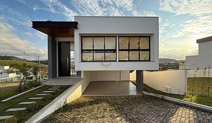 Linda casa duplex no Alphaville