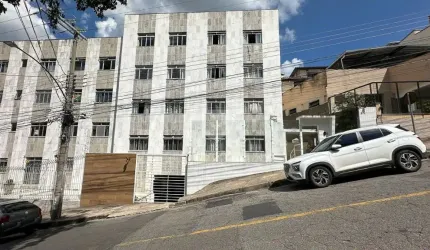 Apartamento com 2 quartos no bairro São Mateus!