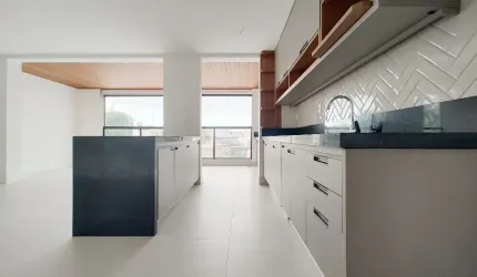 Agende já a sua visita e surpreenda-se com este belo e diferenciado imóvel!