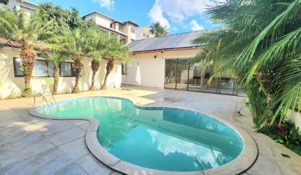 Casa duplex com área de lazer completa