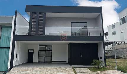 Casa em condomínio fechado