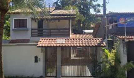 Oportunidade! Casa para alugar por 3.500,00 mês na Região Oceânica