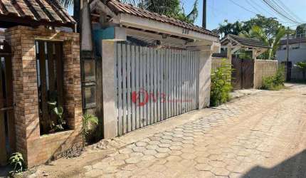 Casa em Ubatuba com 80 metros quadrados com 2 dormitórios, sala, cozinha, 2 banheiros, com vagas para 4 carros próximo a praia de Maranduba