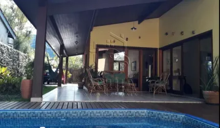 Ótima Casa em condomínio Fechado para Aluguel de temporada na Praia do Lázaro em Ubatuba !!!!
