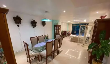 Vendo excelente Cobertura de 5 quartos sendo 4 suítes na Barra  400 m2