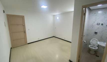 Alugo  ótima Sala com banheiro no no Recreio 46 m2
