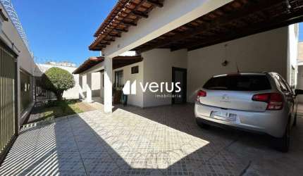 Casa à venda, 3 quartos, 1 suíte, Santa Mônica - Uberlândia/MG