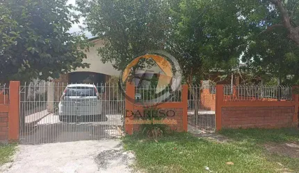 LINDA CASA COM PÁTIO AMPLO DE 420,00m² E 3 DORMITÓRIOS