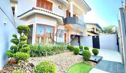 LUXUOSO SOBRADO C/ SUÍTE MASTER E 3 DORM. EM LOCALIZAÇÃO EXCLUSIVA