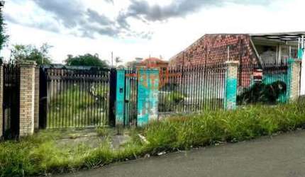 TERRENO AMPLO DE 300,00m² COM FÁCIL ACESSO AO CENTRO DA CIDADE