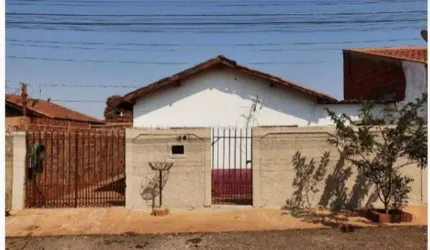 Casa para venda com 60 metros quadrados com 3 quartos. Jardim Pioneiros.