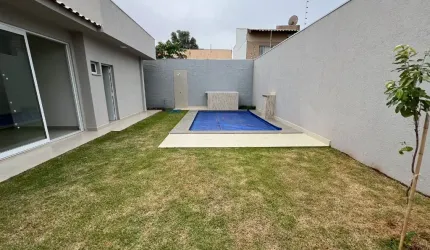 Linda casa com piscina. B. Caranda Bisque. 3 suites..