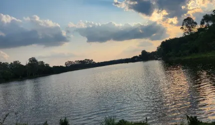 Sobrado. Para quem deseja Paz e curti a natureza. PERMUTA.