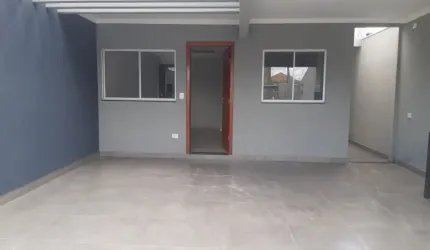 Linda casa. Próximo do centro.  1 suite 2 quartos.