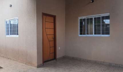 Casa com 1 suite e 1 quarto.