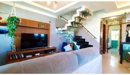 Casa Triplex à venda com 3 quartos (1 suíte) no bairro Ogiva em Cabo Frio-RJ