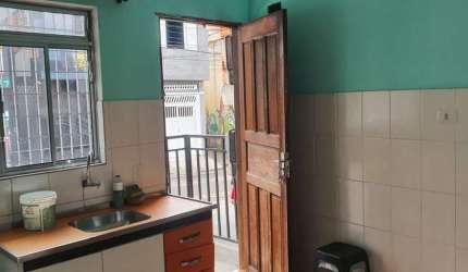 Casa para Locação em Barueri, PARQUE IMPERIAL, 1 dormitório, 1 suíte, 1 banheiro