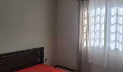 Casa com 3 dormitórios e vaga para 4 veículos, aprox. 200m da Praia Grande em Penha/SC.