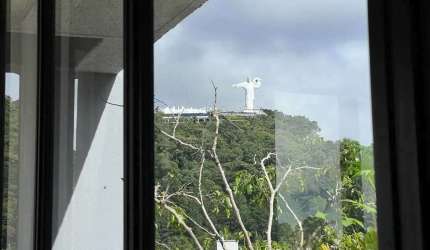 Sala Comercial com 2 ambientes e 1 vaga na Avenida Central - Balneário Camboriú