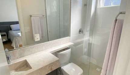 Apartamento Mobiliado com 3 suítes sendo 1 master e 3 vagas no Bairro Pioneiros em Bal. Camboriú