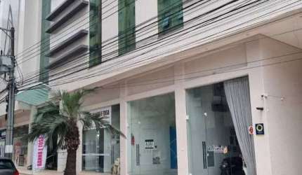 Sala comercial em rua reta ao mar no Centro de Balneário Camboriú