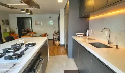 Apartamento Garden com 3 suítes 50 metros do mar em Balneário Camboriú