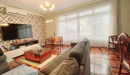 Casa à Venda, 06 Dormitórios(2 suítes), 165m2, Vaga,  Trindade - Florianópolis/SC