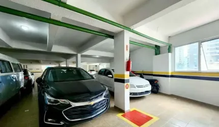 Apartamento mobiliado com 3 suítes e 2 vagas de garagem em Balneário Camboriú