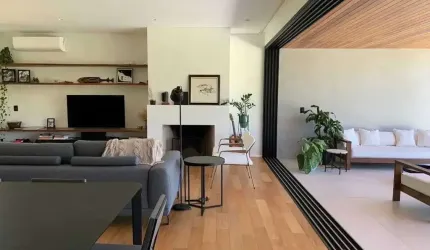 Casa Alto Padrão em Condomínio com 3 suítes e 2 vagas de garagem no Bairro Morrinhos em Garopaba/SC