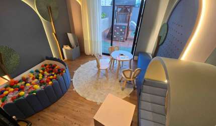 Apartamento com 3 suítes, 3 vagas de garagem vista mar no Centro de Itapema