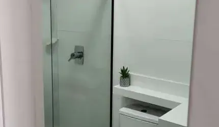Apartamento com 2 dormitórios sendo 1 suíte e 2 vagas de garagem no bairro São Judas em Itajaí - SC