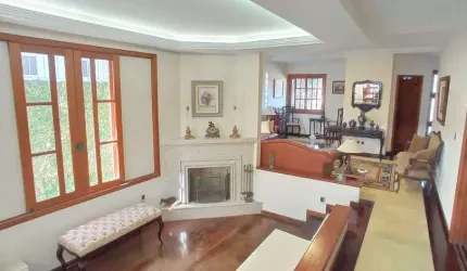 Casa à Venda  com 346 m², 6 Dormitórios, 3 Suítes, Córrego Grande, Florianópolis/SC