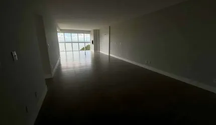 Apartamento com vista permanente para o mar mobiliado com 3 suítes e 2 vagas de garagem em Penha/SC