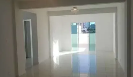 Apartamento com 2 dormitórios sendo 1 suíte, com 2 vagas de garagem nas Nações em Balneário Camboriú