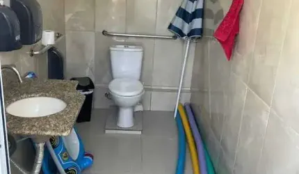 Casa com 5 dormitórios e 2 vagas na Praia dos Amores - Balneário Camboriú