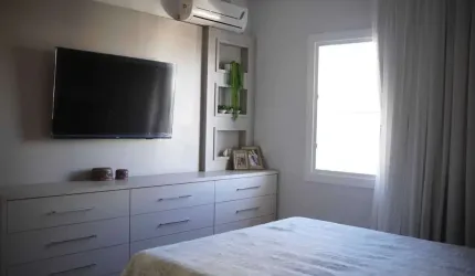 Casa finamente mobiliada e equipada de 3 andares com elevador em localização privilegiada em Itajaí